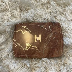 Hourglass face palette